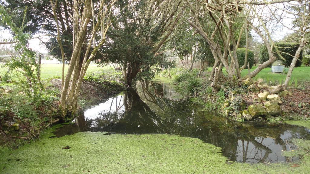 Les 2 Madeleine Bed & Breakfast Saint-Saturnin-du-Bois Bagian luar foto