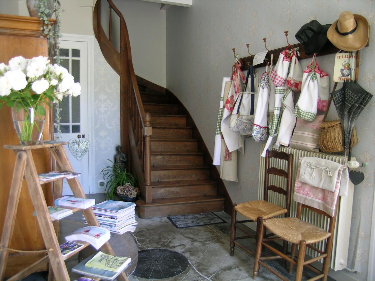 Les 2 Madeleine Bed & Breakfast Saint-Saturnin-du-Bois Bagian luar foto