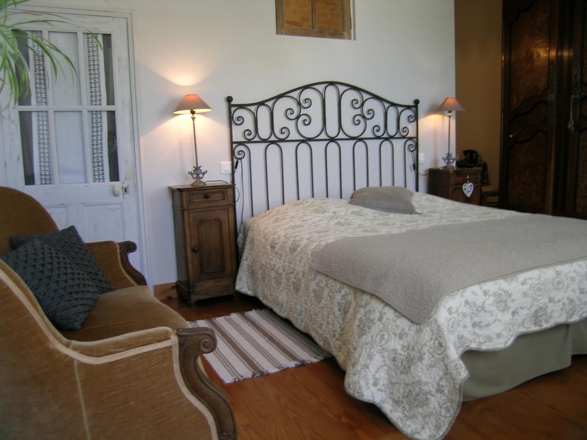 Les 2 Madeleine Bed & Breakfast Saint-Saturnin-du-Bois Bagian luar foto