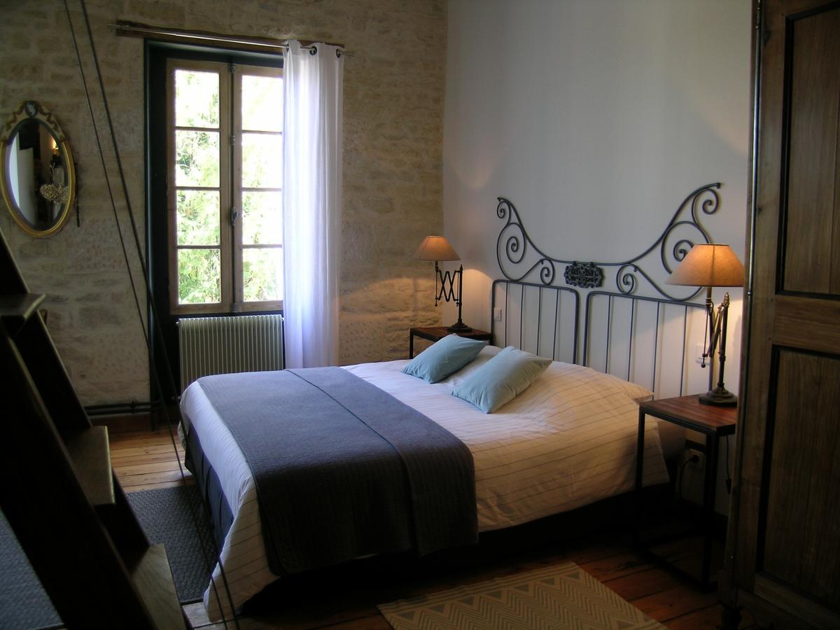 Les 2 Madeleine Bed & Breakfast Saint-Saturnin-du-Bois Bagian luar foto