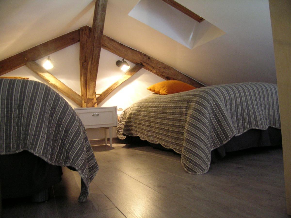 Les 2 Madeleine Bed & Breakfast Saint-Saturnin-du-Bois Bagian luar foto