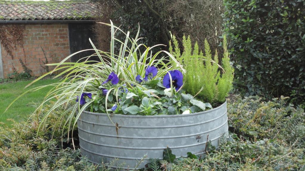 Les 2 Madeleine Bed & Breakfast Saint-Saturnin-du-Bois Bagian luar foto